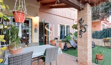 Villa - Återförsäljning - Torrevieja - Parque Acuático - Sector 25