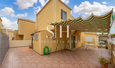 Villa - Återförsäljning - Torrevieja - Torretas
