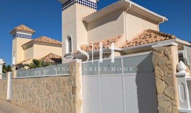 Villa - Återförsäljning - Villamartin - Costa Blanca