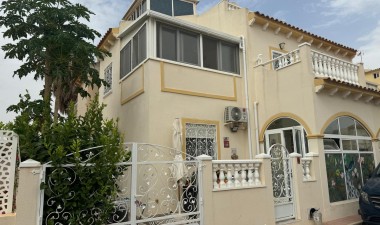 Villa - Herverkoop - Orihuela Costa - 95531