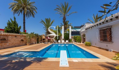 Villa - Herverkoop - Orihuela Costa - Punta Prima