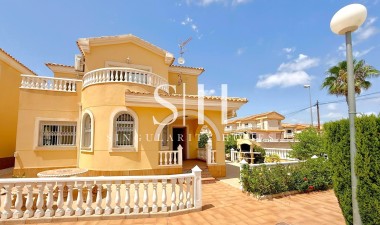 Villa - Herverkoop - Orihuela Costa - Villamartín
