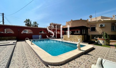 Villa - Herverkoop - Torrevieja - Inland