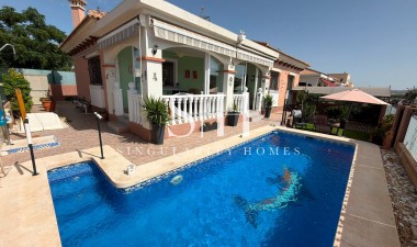 Villa - Odsprzedaż - Los Montesinos - Costa Blanca