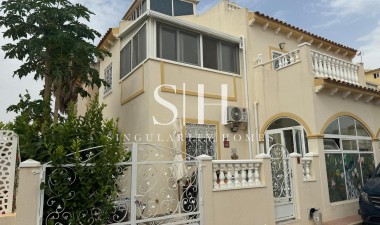 Villa - Odsprzedaż - Orihuela Costa - 95531