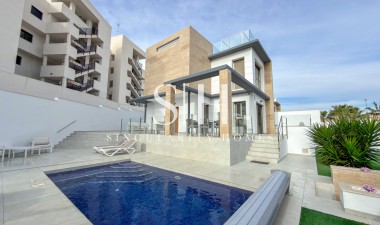 Villa - Odsprzedaż - Orihuela Costa - Villamartín