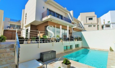 Villa - Odsprzedaż - Orihuela Costa - Villamartin
