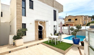 Villa - Odsprzedaż - Orihuela Costa - Villamartín