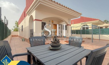 Villa - Odsprzedaż - Torrevieja - Aguas Nuevas