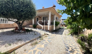 Villa - Odsprzedaż - Torrevieja - aguas nuevas