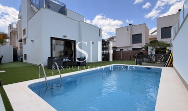 Villa - Odsprzedaż - Torrevieja - aguas nuevas