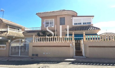Villa - Odsprzedaż - Torrevieja - Los Balcones - Los Altos del Edén