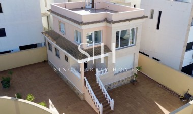 Villa - Перепродажа - Orihuela Costa - Villamartín
