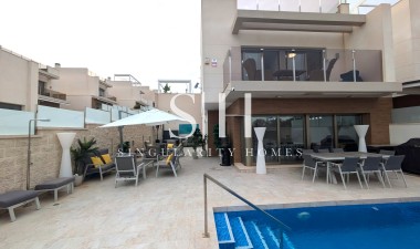 Villa - Перепродажа - Orihuela Costa - Villamartin