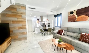 Villa - Перепродажа - Torrevieja - La Siesta - El Salado - Torreta