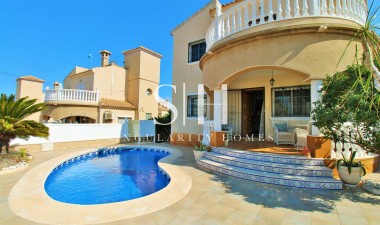 Villa - Resale - Orihuela Costa - Villamartin
