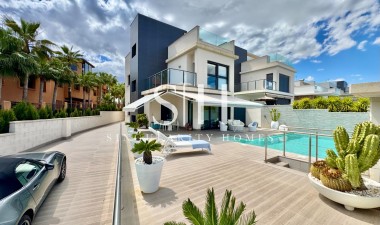 Villa - Resale - San Miguel de Salinas - Bellavista