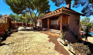 Villa - Resale - San Miguel de Salinas - Ciudad de las comunicaciones