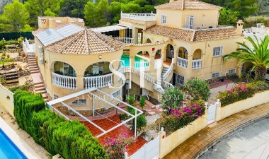 Villa - Resale - San Miguel de Salinas - Ciudad de las comunicaciones