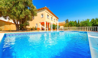 Villa - Resale - Torrevieja - Cala de cabo cervera