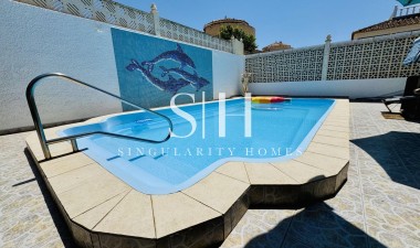 Villa - Resale - Torrevieja - La Siesta - El Salado - Torreta