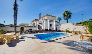 Villa - Wiederverkauf - Orihuela Costa - Costa Blanca
