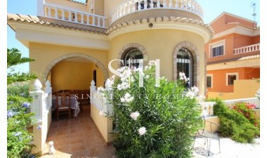 Villa - Wiederverkauf - Orihuela Costa - Costa Blanca