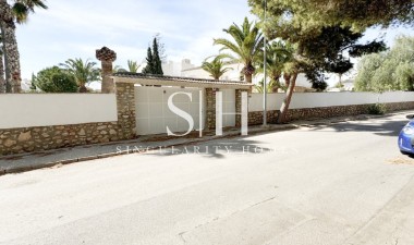 Villa - Wiederverkauf - Orihuela Costa - La Zenia