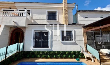 Villa - Wiederverkauf - Orihuela Costa - La Zenia