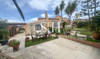 Villa - Wiederverkauf - Torrevieja - Aguas Nuevas