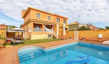 Villa - Wiederverkauf - Torrevieja - aguas nuevas