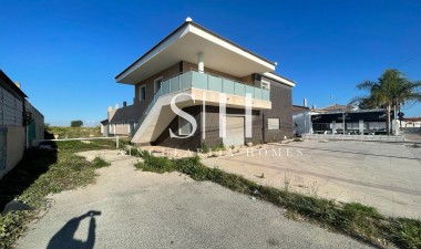 Villa - Wiederverkauf - Torrevieja - La Siesta - El Salado - Torreta