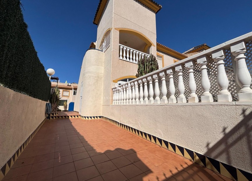 Wiederverkauf - Bungalow - Torrevieja - Torrevieja*