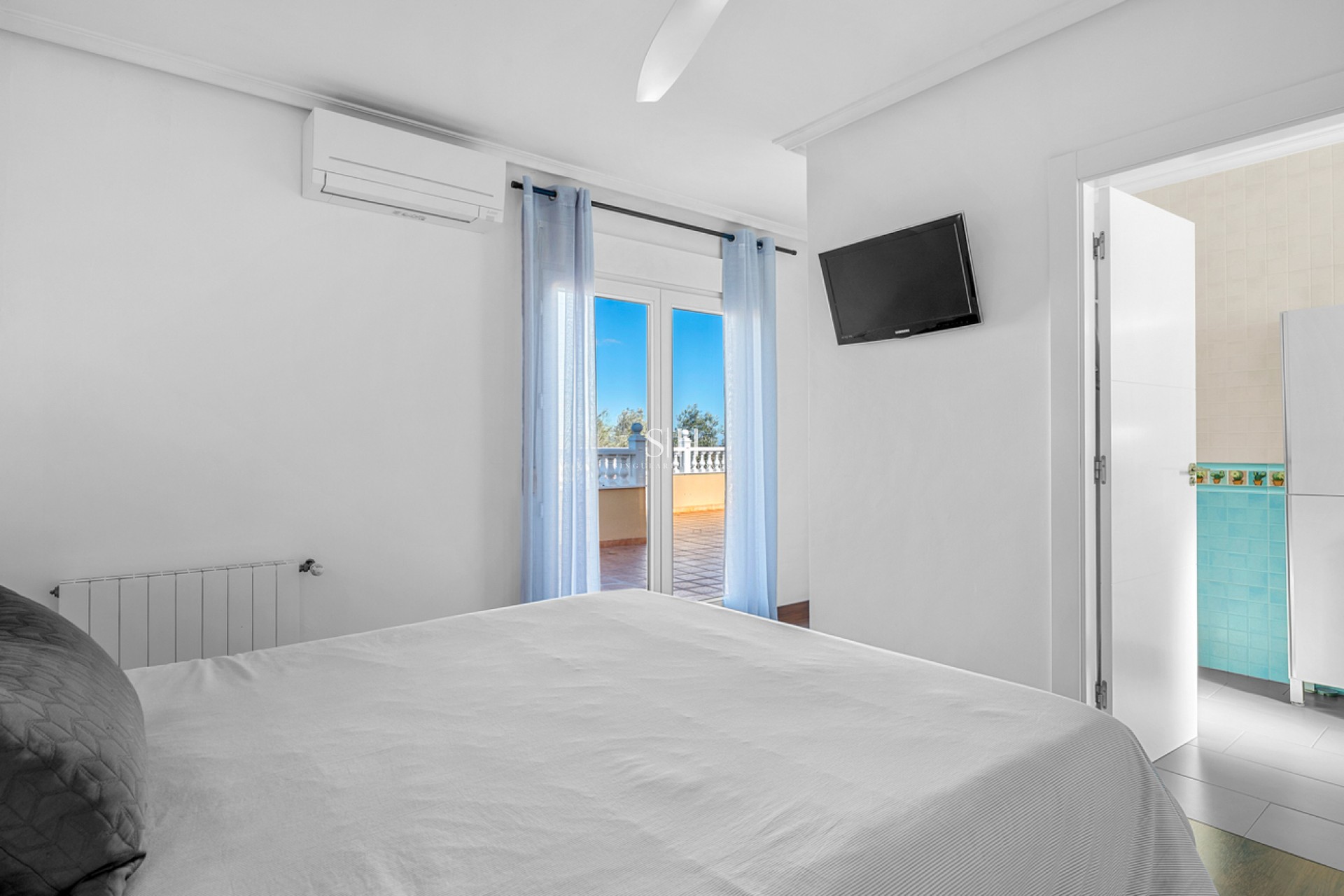 Wiederverkauf - Villa - Ciudad De Las Comunicaciones - Costa Blanca