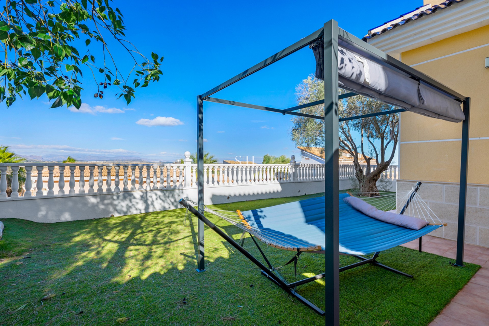 Wiederverkauf - Villa - Ciudad De Las Comunicaciones - Costa Blanca