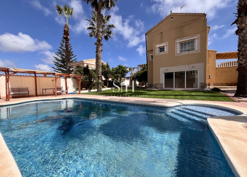 Wiederverkauf - Villa - La Zenia - Costa Blanca