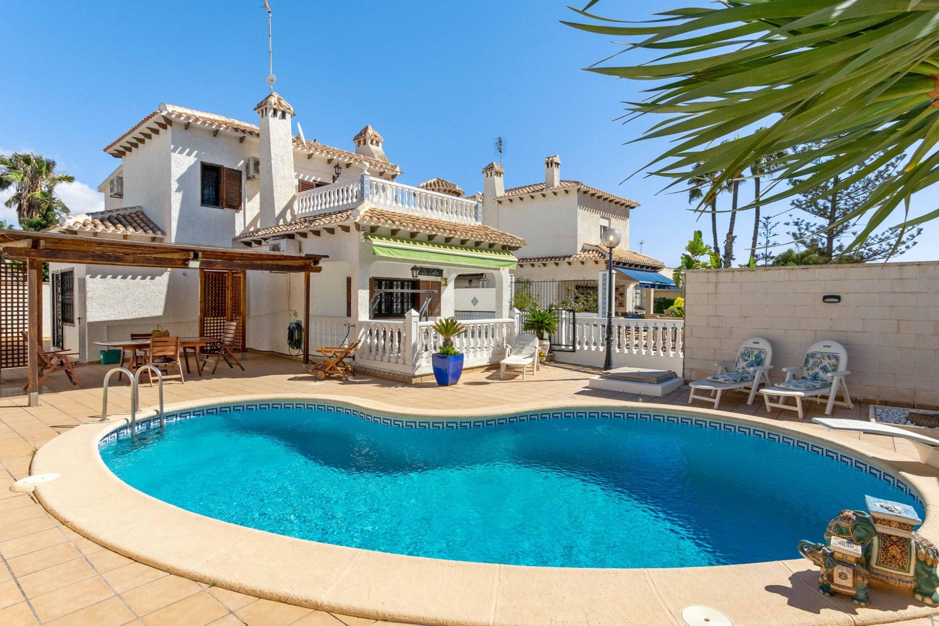 Wiederverkauf - Villa - Orihuela Costa - La Zenia