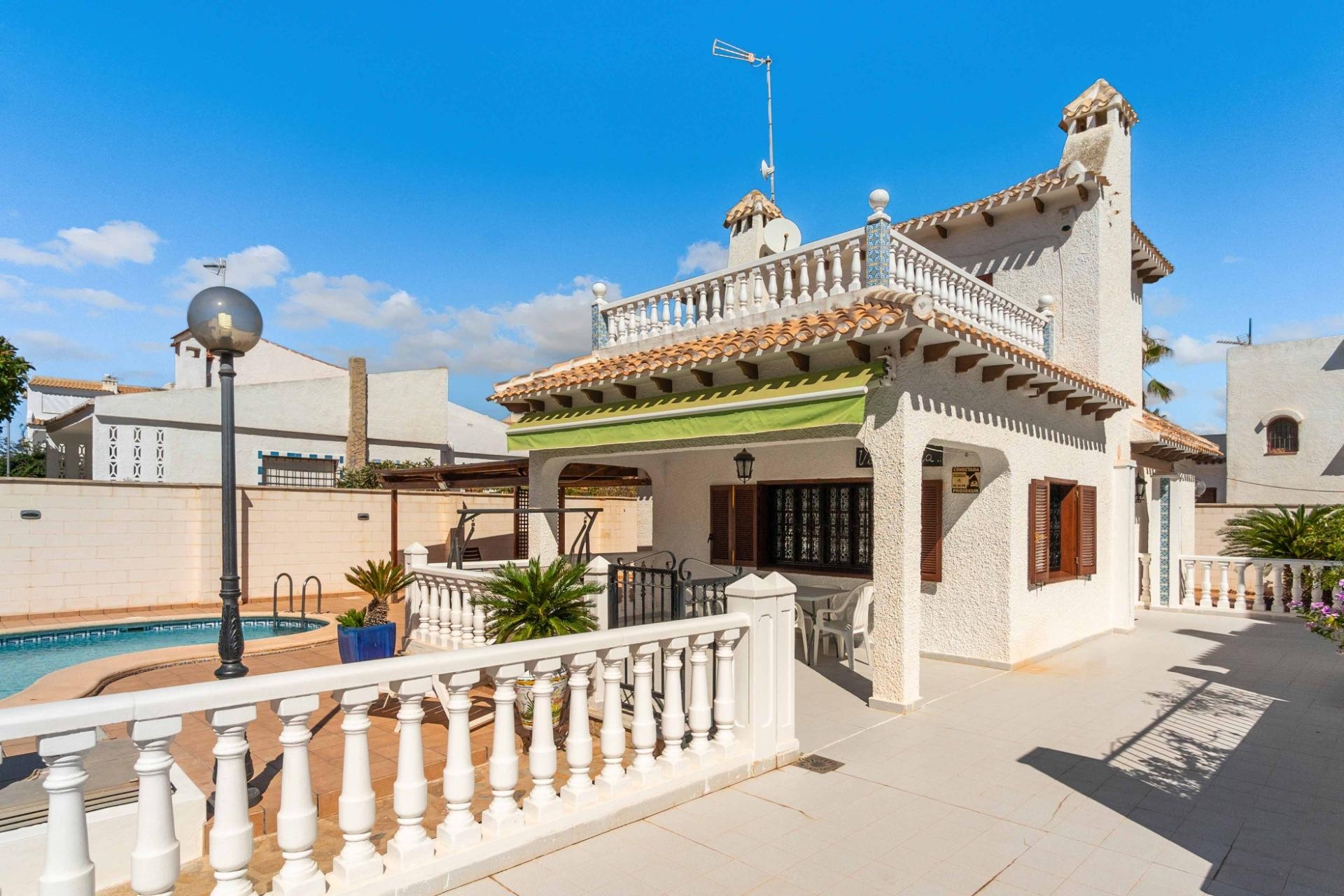 Wiederverkauf - Villa - Orihuela Costa - La Zenia