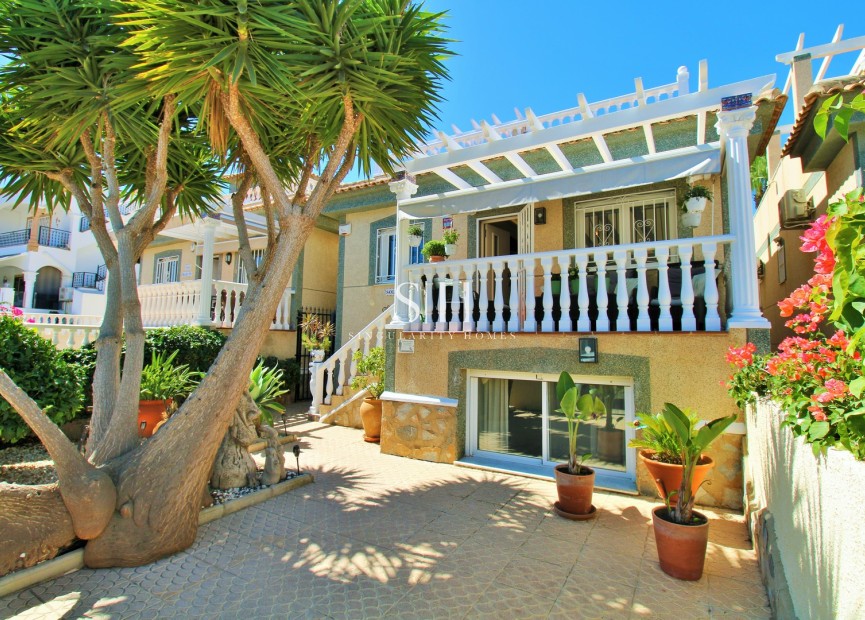 Wiederverkauf - Villa - Orihuela Costa - Las Violetas