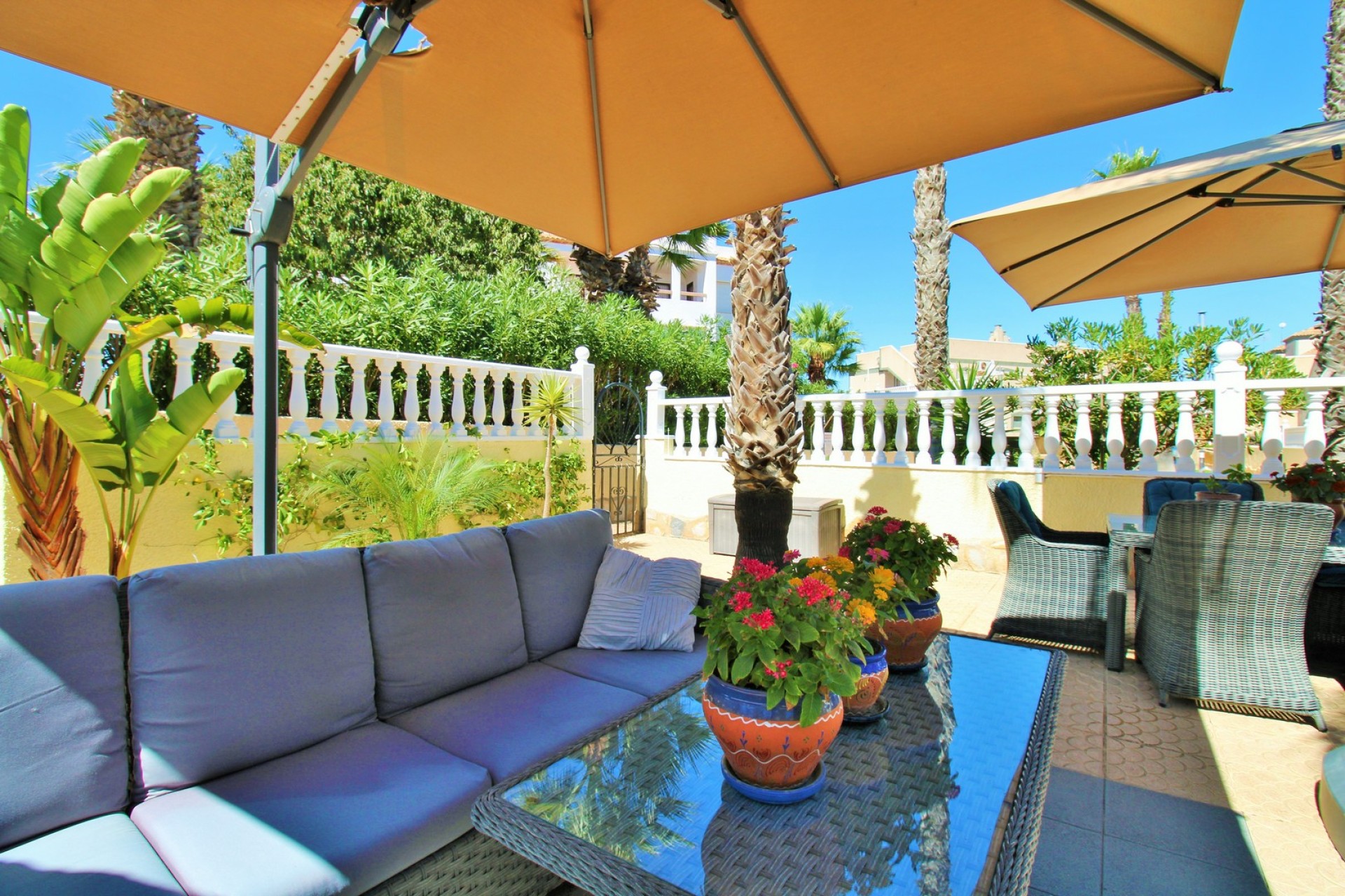 Wiederverkauf - Villa - Orihuela Costa - Las Violetas