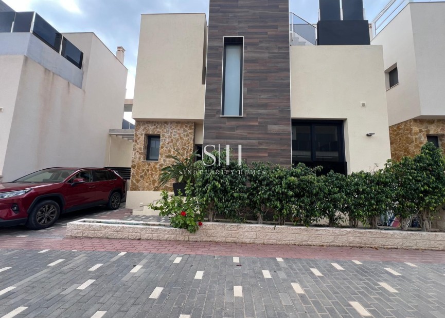 Wiederverkauf - Villa - Orihuela Costa - Lomas de Cabo Roig