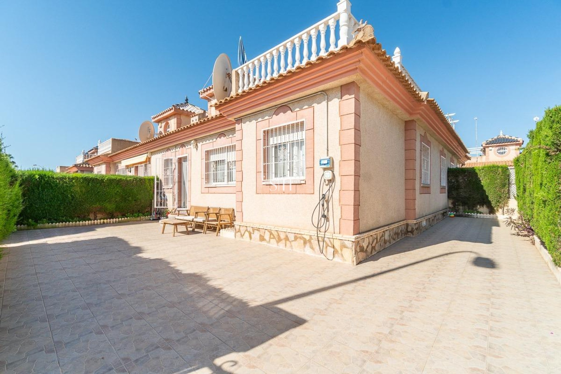 Wiederverkauf - Villa - Orihuela Costa - Punta Prima