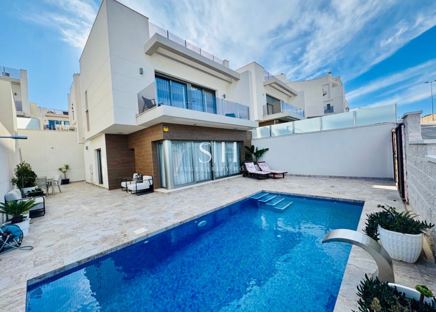 Wiederverkauf - Villa - Orihuela Costa - Villamartin