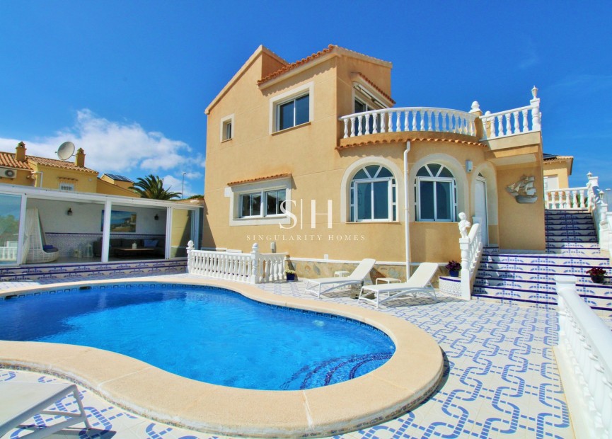 Wiederverkauf - Villa - Orihuela Costa - Villamartin