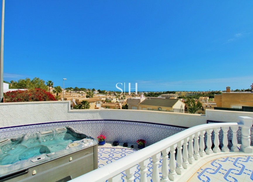 Wiederverkauf - Villa - Orihuela Costa - Villamartin
