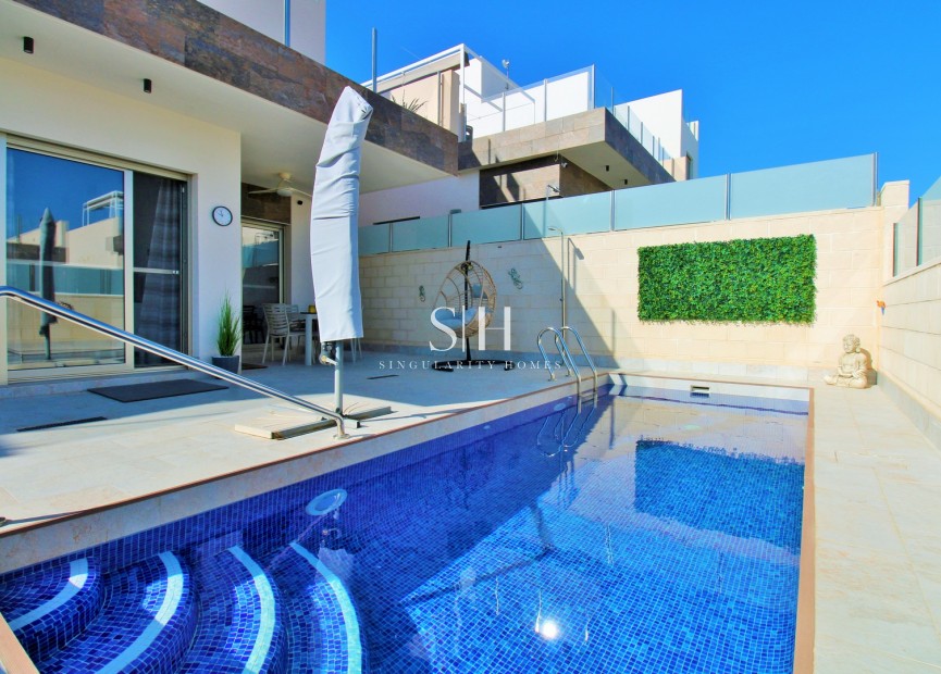 Wiederverkauf - Villa - Orihuela Costa - Villamartin
