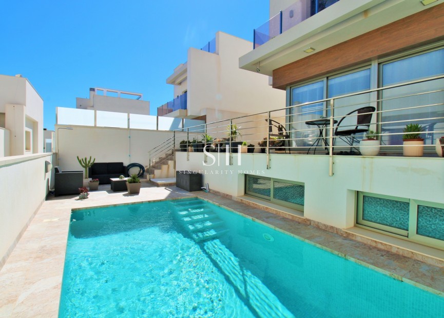 Wiederverkauf - Villa - Orihuela Costa - Villamartin