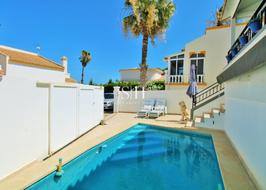 Wiederverkauf - Villa - Orihuela Costa - Villamartin