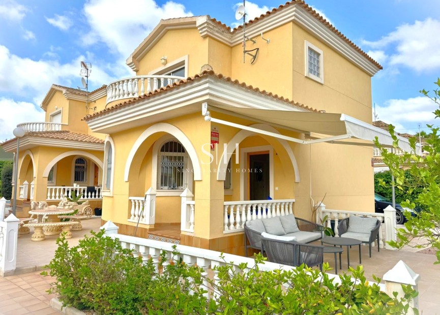 Wiederverkauf - Villa - Orihuela Costa - Villamartín