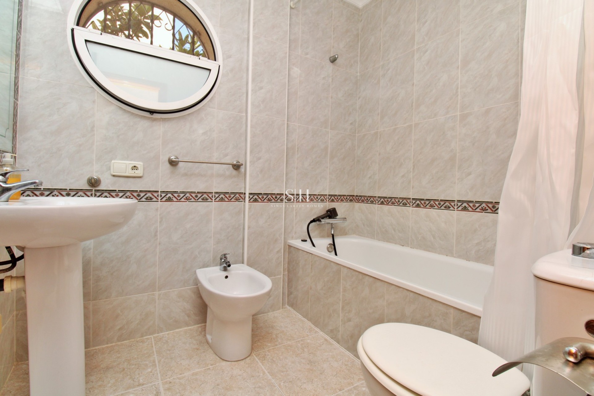 Wiederverkauf - Villa - Orihuela Costa - Villamartin